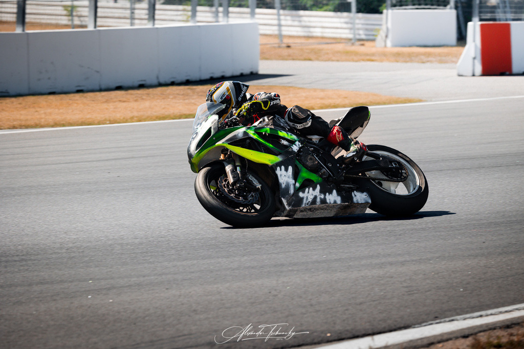 Ducati Trackday Hockenheimring 2026 | Entdecken Sie die faszinierende Welt von Alexander Tschuncky Arts: Kreative Fotografie, atemberaubende Automobilkunst und hochwertiger Bilderdruck. Lassen Sie sich inspirieren! - Realisiert mit Pictrs.com