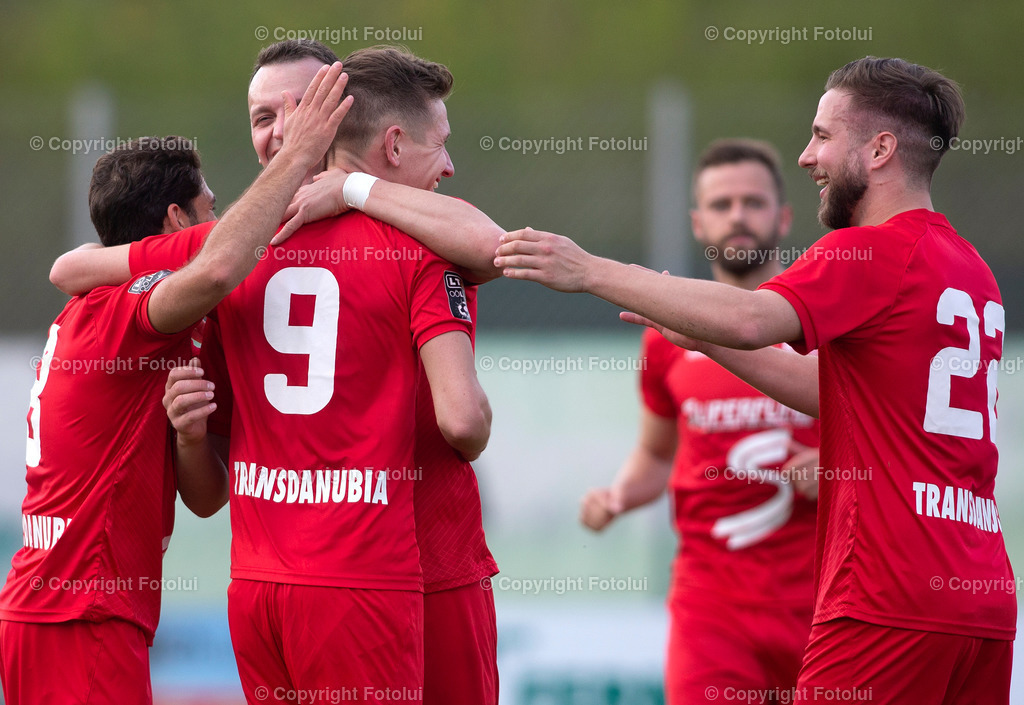A_LUI_30042022_46 | SPORT,FUSSBALL,LT1 OOE LIGA ASKOE OEDT-DONAU LINZ 30.04..2022 IM BILD:  TORSCHUETZE PETER ALEXANDER (OEDT)  JUBELT MIT SEINE MITSPIELER FOTO:FOTOLUI