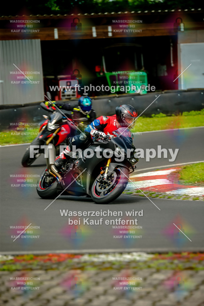 VBK-4427 | Hier findet Ihr Bilder von Touristenfahrten auf der Nürburgring Nordschleife oder von anderen Veranstaltungen die ich besucht habe. Viel Spass beim Durch Schauen 