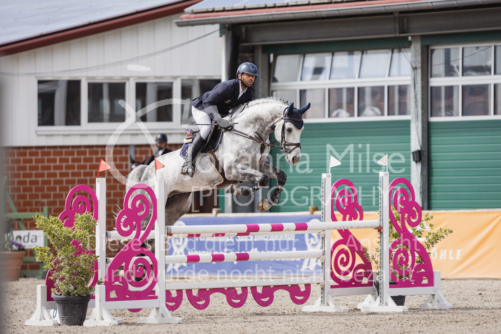 230516_Mühlen_04SprPf-L-426 | Deine schönsten Turniermomente als professionelle Fotos! Entdecke hochwertige Pferdesport-Fotografie im Online-Shop. Jetzt Fotos finden & bestellen!