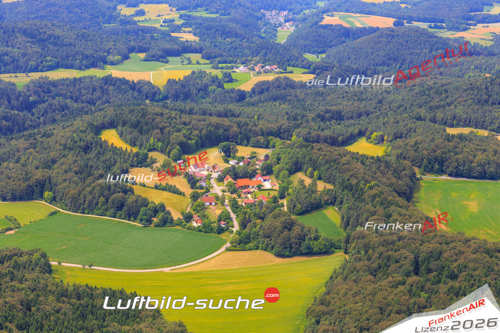 Die Luftaufnahme der Stadt Birgland wurde vom UL-Flugzeug heraus erstellt ( keine Drohne )- hohe Auflösung für beste Qualität