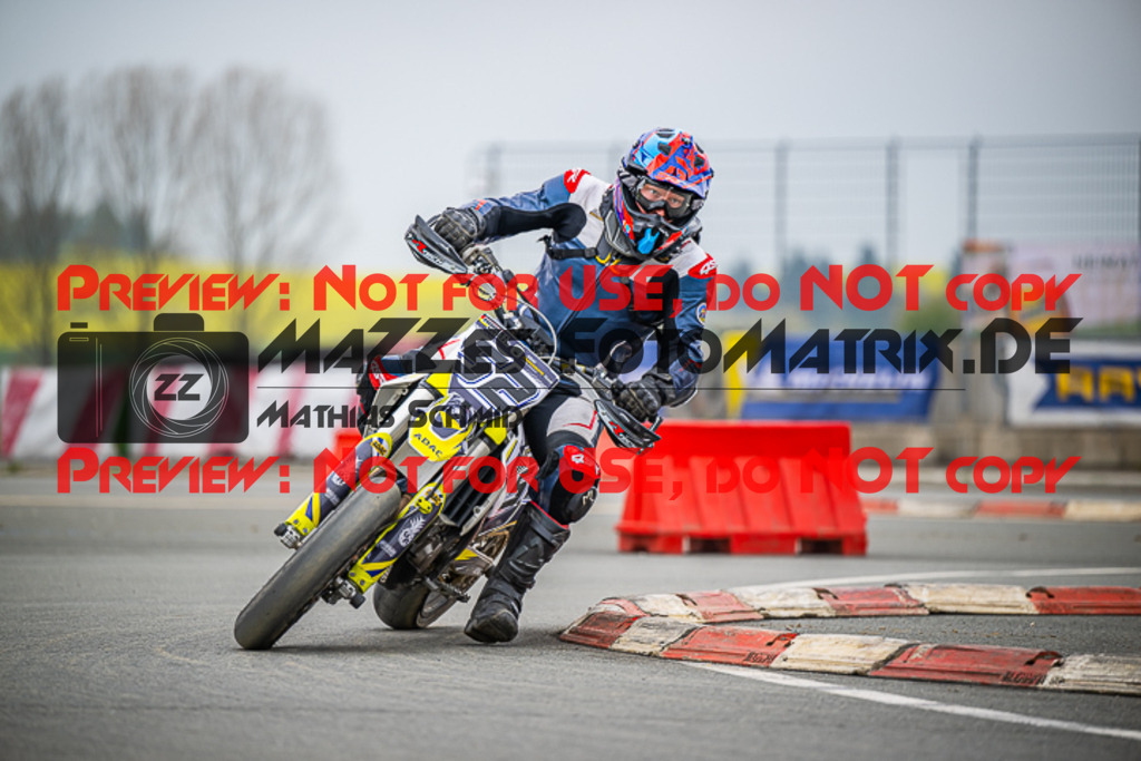 MaZZes_FotoMatrix_230507_7853 | S4