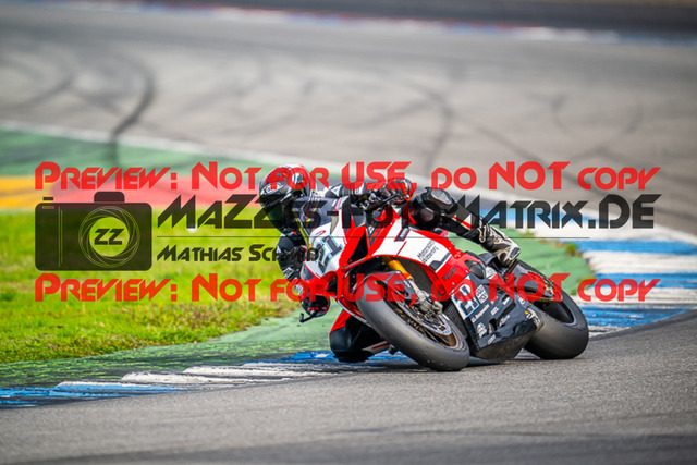 MaZZes_FotoMatrix_220924_1226 | PRO SUPERSTOCK