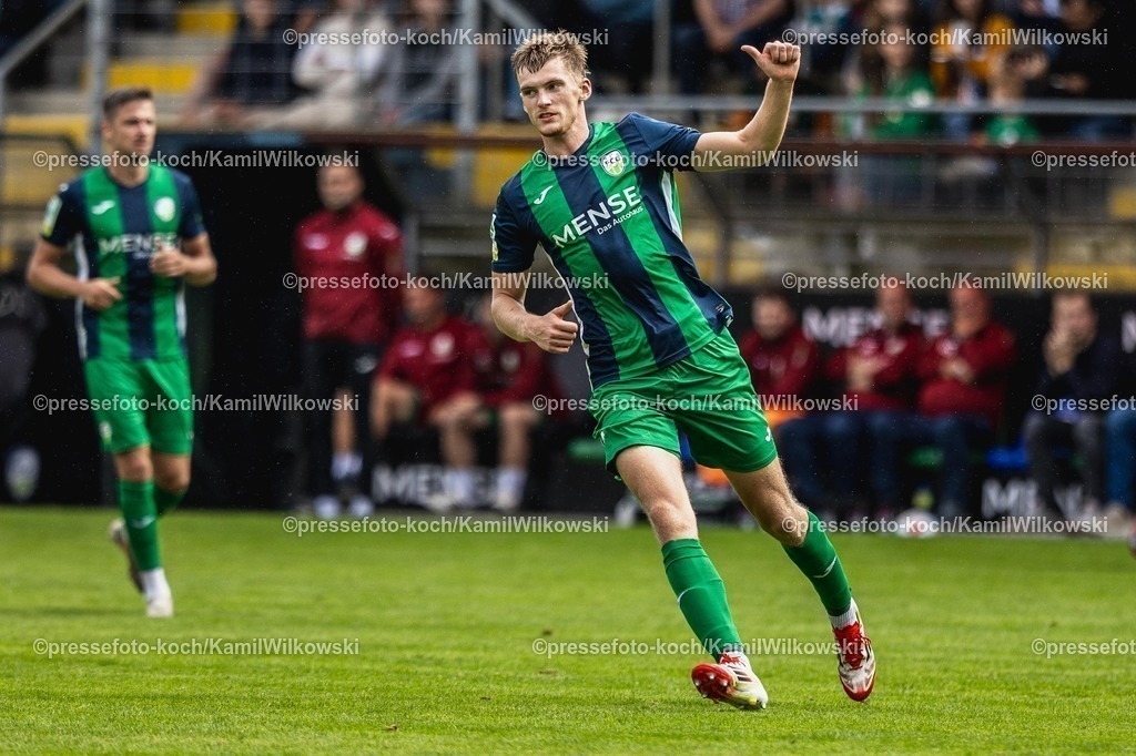 xkwi02082501075 | 02.08.2025, xkwix, Fußball, Regionalliga West, FC Gütersloh - 1. FC Bocholt, Ohlendorf Stadion im Heidewald: Luis Frieling ( FC Gütersloh #21 ) 