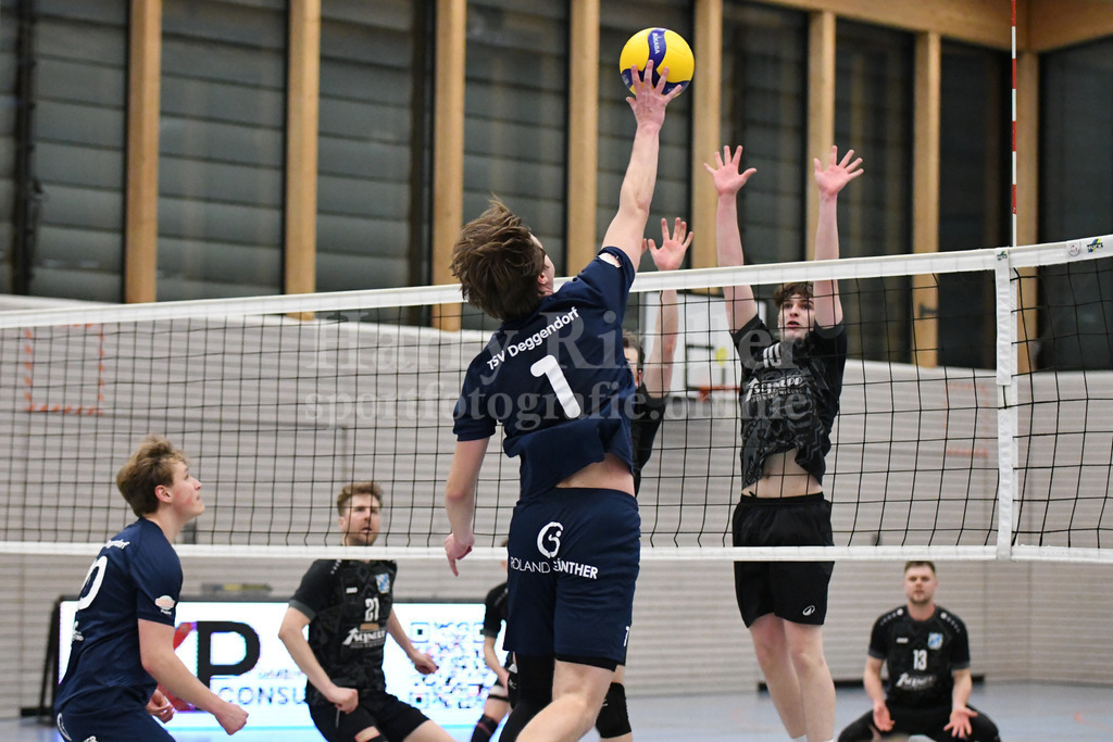 TSV Deggendorf  : VC Eitting 09 | Nicolas Schmidt (Diagonalangreifer) - Realisiert mit Pictrs.com