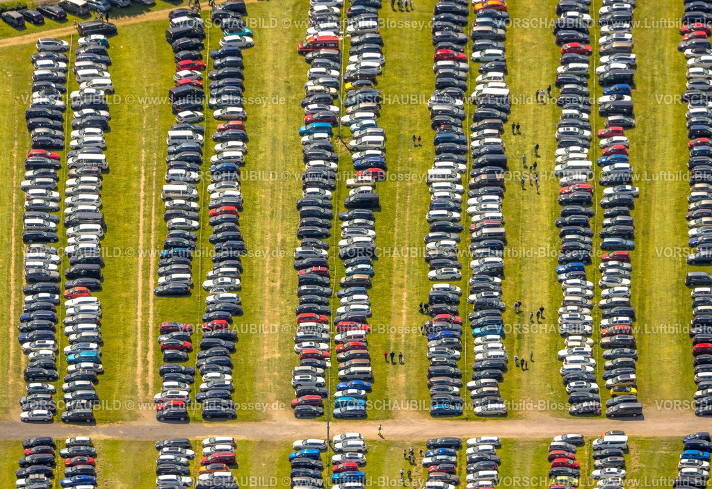 Bottrop230510209Kirchhellen | Luftbild, Parkplätze am Movie Park Germany, Freizeitpark zum Thema Film, Kirchhellen-Nord-Ost, Bottrop, Ruhrgebiet, Nordrhein-Westfalen, Deutschland