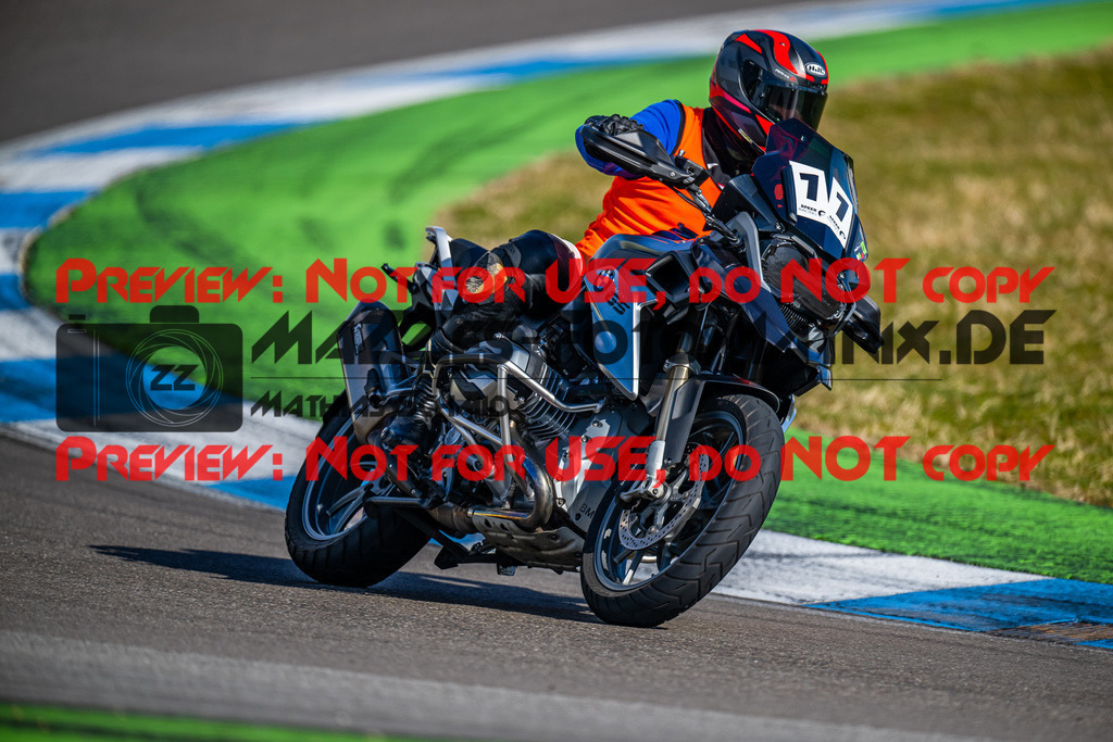 MaZZes_FotoMatrix_230311_7116 | STREET