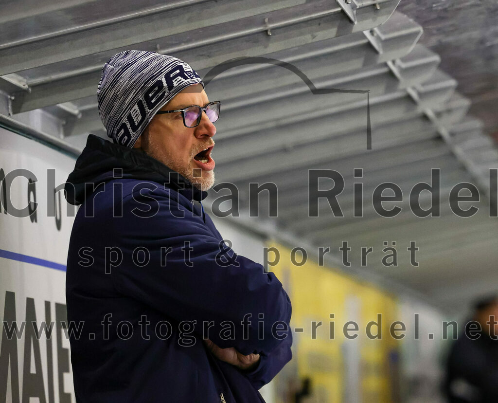 2022-11-26_023_TSV_Erding_gegen_ESC_Geretsried | Erding, Deutschland, 26.11.2022:
Eishockey, Bayernliga U20 2022 / 2023, xx. Spieltag, TSV Erding gegen ESC Geretsried, Endergebnis: 5:3

Foto: Christian Riedel / fotografie-riedel.net