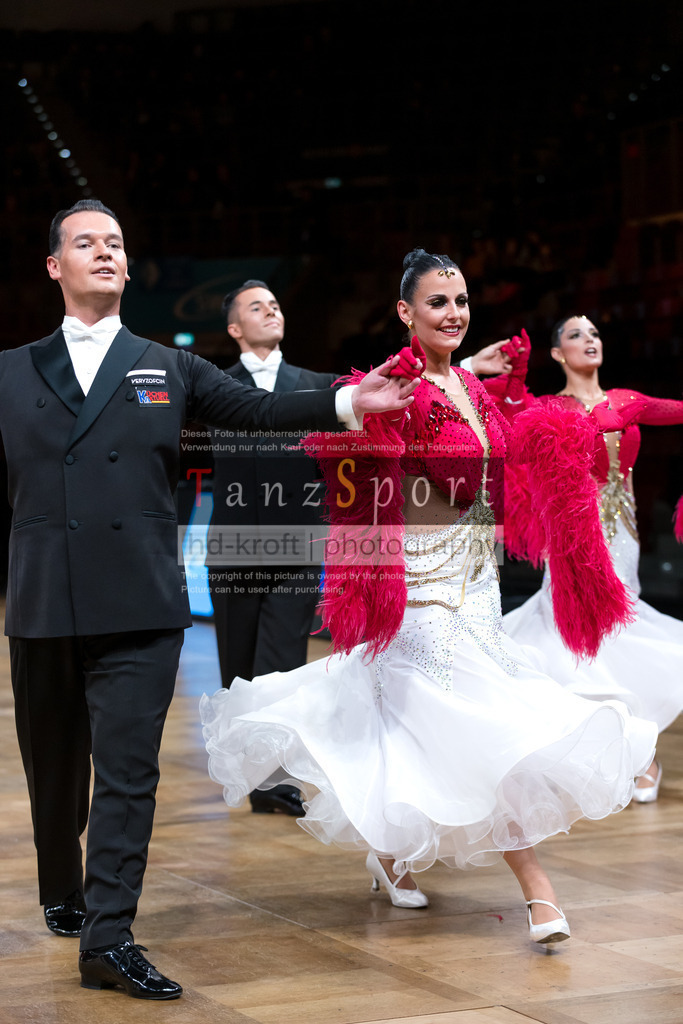 20241109_DM-Formationen_Vorrunde_2384 | Tanzsportbilder, Standardtanz, Lateintanz, WDSF, DTV, LTVB, dancecomp, goc, hessen tanzt, blaues band der spree, walzer, tango, wiener walzer, slowfox, quickstepp, samba, rumba, cha-cha-cha, paso doble. jive, hd-kroft photography, turniertanzsport