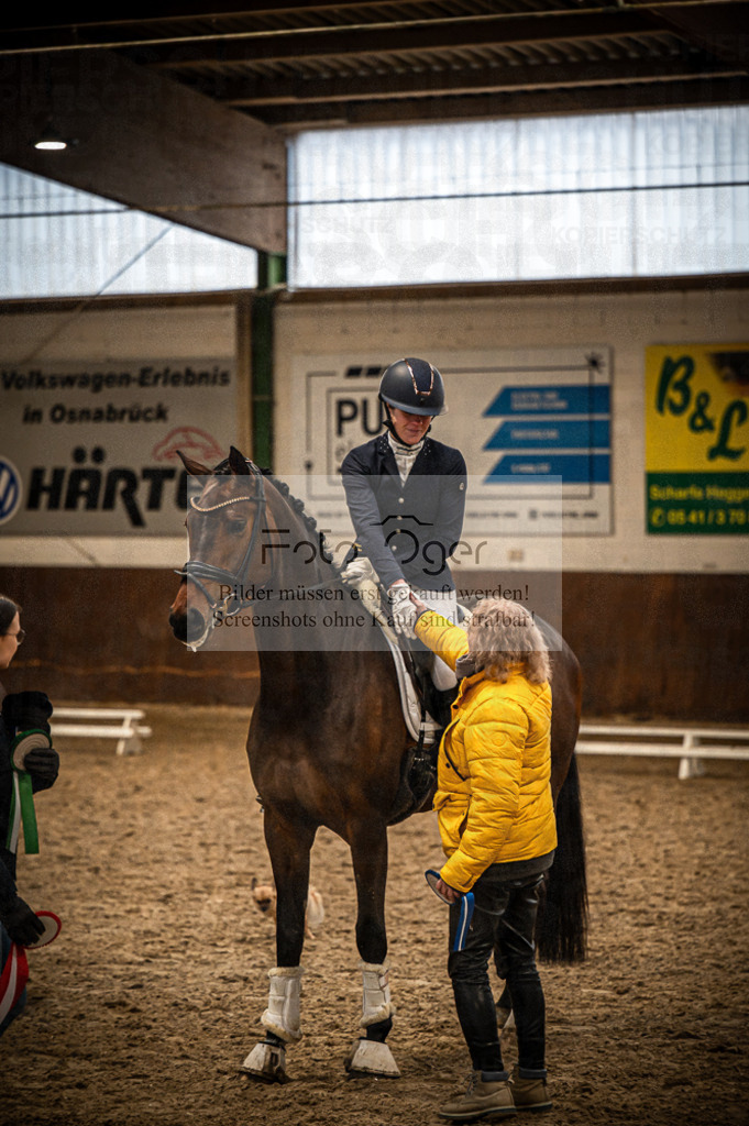 Hallenreittunier Voxtrup 2023 | Entdecke hochwertige Reitturnierfotos von Foto Oger. Professionell, emotional und authentisch – jetzt Lieblingsmomente im Shop bestellen.Deutschlandweite Turnierfotografie. - Realisiert mit Pictrs.com