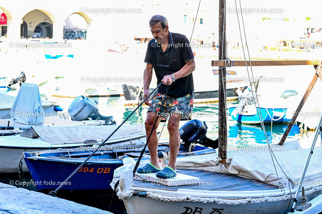 Kroatien_ Dubrovnik_ 11.10.2023-160 | 11.10.2023, Kroatien, HRV, Dubrovnik im Bild Gastronomie, Tourismus, Touristen, Sehenswuerdigkeiten, Stadtansichten



eine Stadt im suedlichen Kroatien an der Adriakueste in der Gespannschaft Dubrovnik-Nereveta. Die Altstadt wurde im Jahr 1979 von der UNESCO in die Liste des Weltkulturerbes aufgenommen.