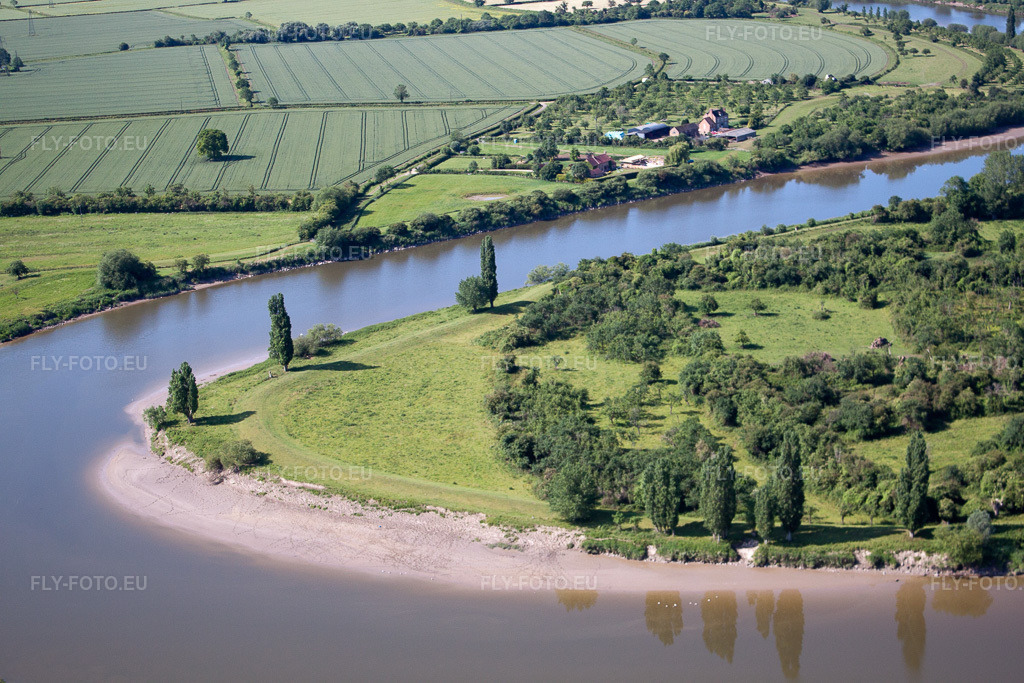 Vue aérienne: Genou de la rivière Severn près de Oakle Street à Oakle Street dans le département Angleterre, Grande Bretagne.Photo: IMG_40765(39726).jpg prise le 11/06/2011 par Werner Riehm/FLY-FOTO.euRésolution de l'original: 4752 x 3168 px