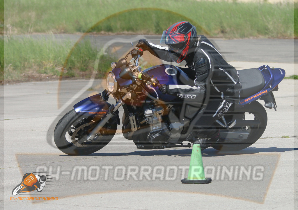 IMG_0034 | gh-motorradtraining-foto.de - Realisiert mit Pictrs.com
