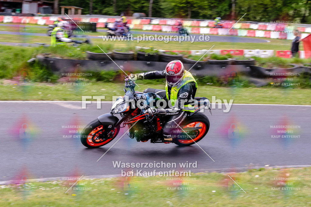 MotoTeamVBK-20933 | Hier findet Ihr Bilder von Touristenfahrten auf der Nürburgring Nordschleife oder von anderen Veranstaltungen die ich besucht habe. Viel Spass beim Durch Schauen 