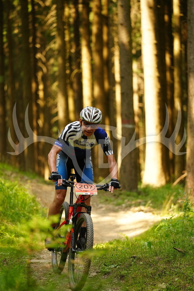 FC103044 | Fotogalerie der Treibjagd im Dunkelwald - Dein MTB Etappenrennen im Erzgebirge - Realisiert mit Pictrs.com