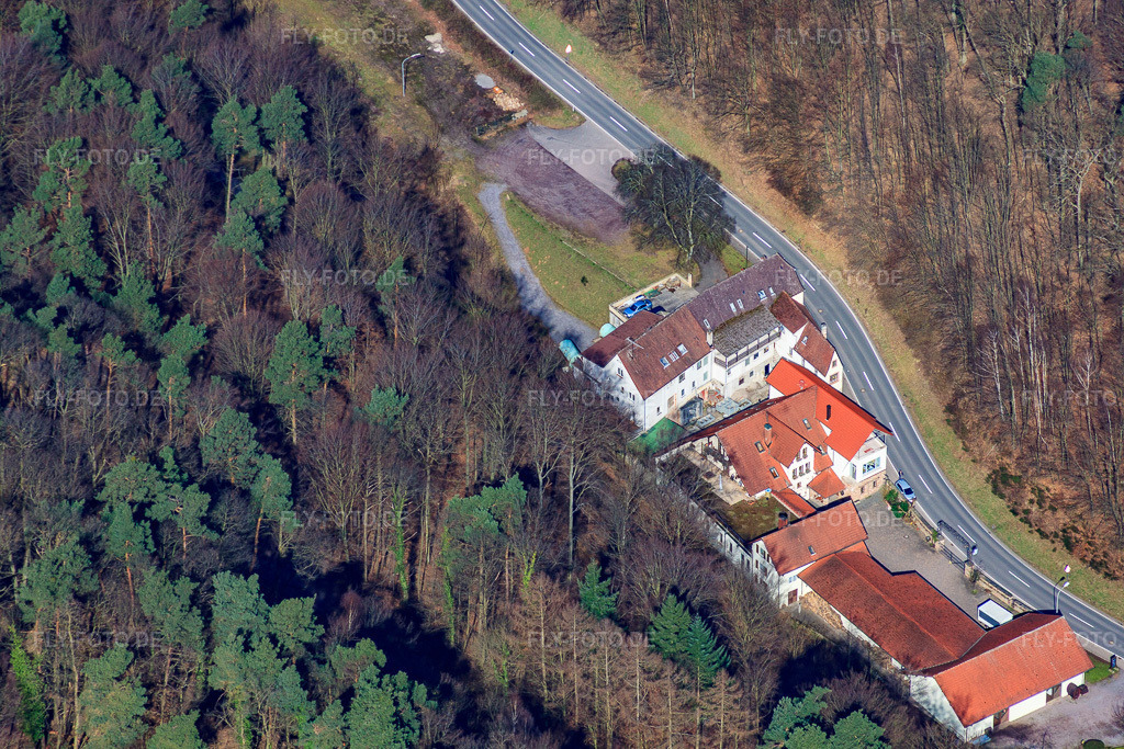 Luftbild: Weingut Porzelt in Klingenmünster im Bundesland Rheinland-Pfalz in Deutschland. – Foto: IMG_38356.jpg vom 20.03.2011 durch Werner Riehm/FLY-FOTO.de – Auflösung des Originals: 4752 x 3168 px – Weingut Porzelt