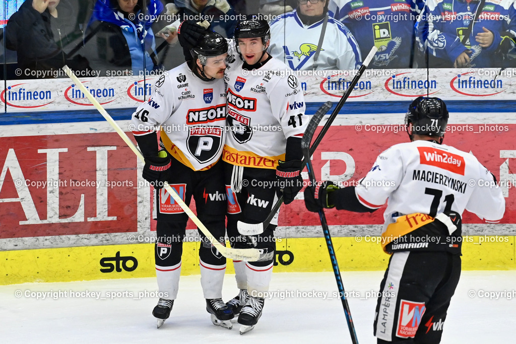 EC IDM Wärmepumpen VSV vs. Pioneers Vorarlberg | Jubel Pioneers Vorarlberg, #47 Casey Dornbach Pioneers Vorarlberg, #71 Kevin Macierzynski Pioneers Vorarlberg, #46 Oskar Maier Pioneers Vorarlberg,  EC IDM Wärmepumpen VSV vs. Pioneers Vorarlberg, EC IDM Wärmepumpen VSV vs. Pioneers Vorarlberg am 22.02.2026 in Villach (Stadthalle Villach), Austria, (Photo by Bernd Stefan)
