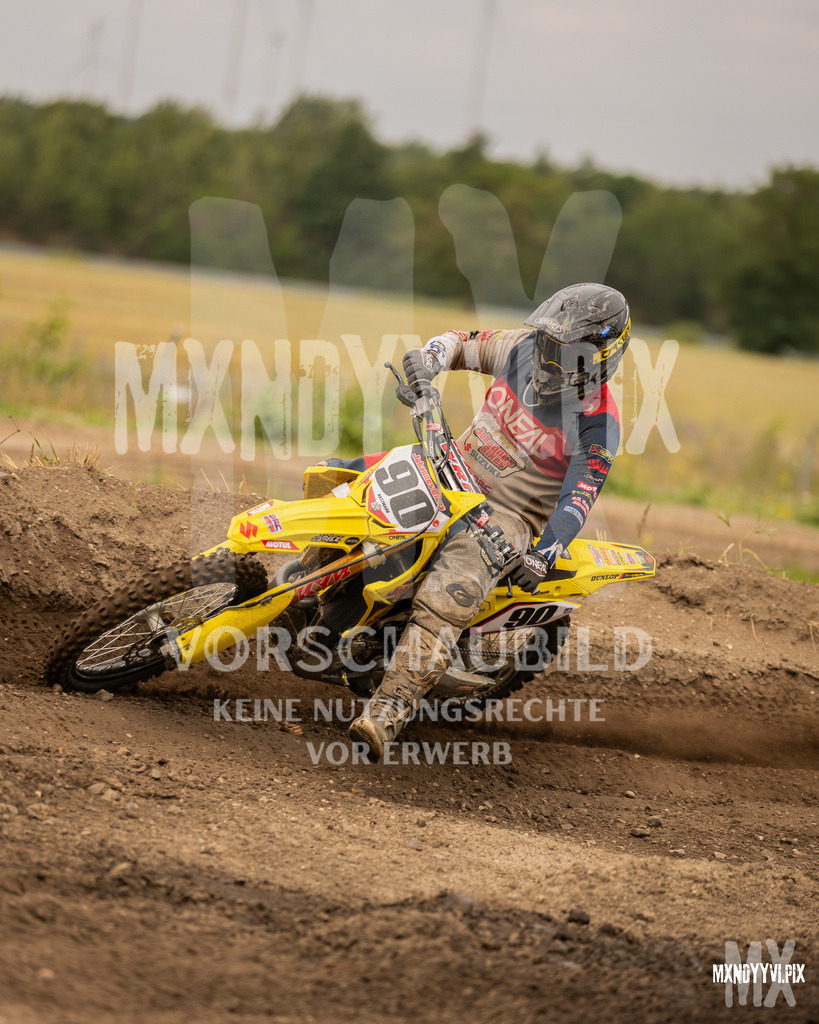 866A1611 | mxndyyvipix