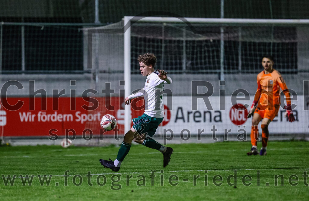2024-03-28_053_FC_Schwaig_gegen_VfB_Forstinning | Oberding, Deutschland, 28.03.2024:
Fußball, Landesliga Südost 2023 / 2024, 27. Spieltag, FC Schwaig gegen VfB Forstinning, Endergebnis: 2:1

Joshua Steindorf (FC Schwaig, #33)

Foto: Christian Riedel / fotografie-riedel.net