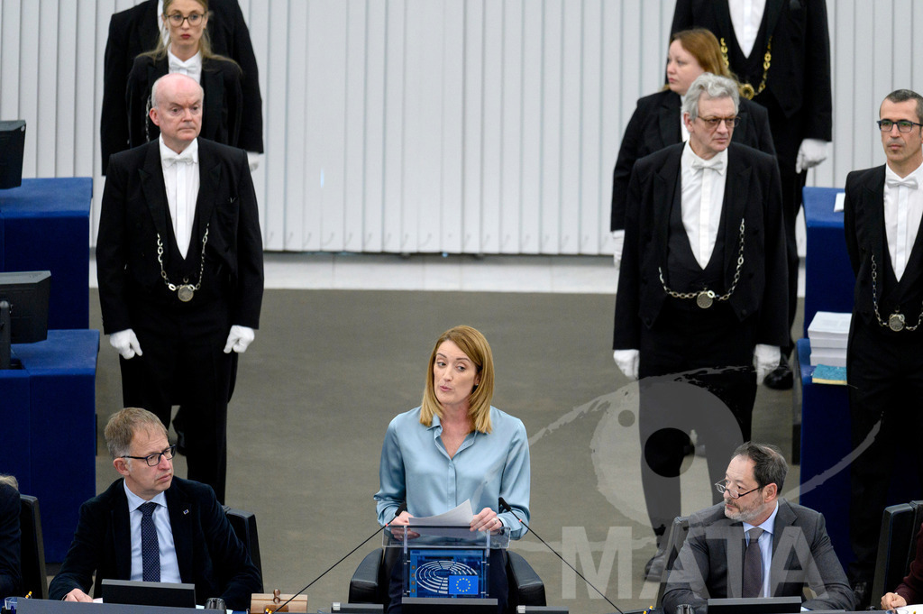 _DWI0197 | Roberta Metsola (Präsidentin des Europäischen Parlaments 2022-2024, EVP, Malta) bei Wiederaufnahme der letzte Plenarsitzung. Das Europäische Parlament in Straßburg, 22.04.2024
 - Realisiert mit Pictrs.com