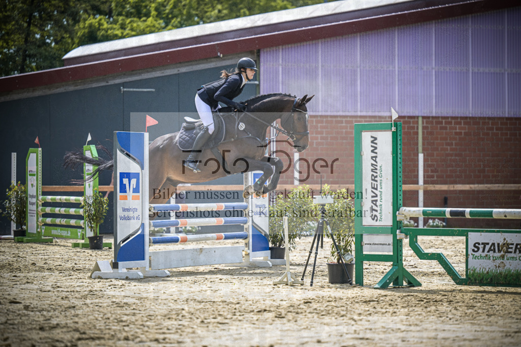DOS_0251 | Entdecke hochwertige Reitturnierfotos von Foto Oger. Professionell, emotional und authentisch – jetzt Lieblingsmomente im Shop bestellen.Deutschlandweite Turnierfotografie. - Realisiert mit Pictrs.com