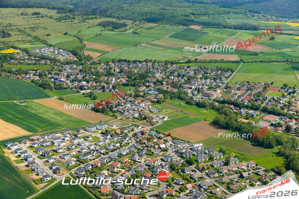 Die Luftaufnahme Oberlauter - Lautertal wurde 2022 vom Flugzeug aus (keine Drohne) erstellt. Hohe Auflösung -für große Poster und Wandbilder geeignet - Garantiert!