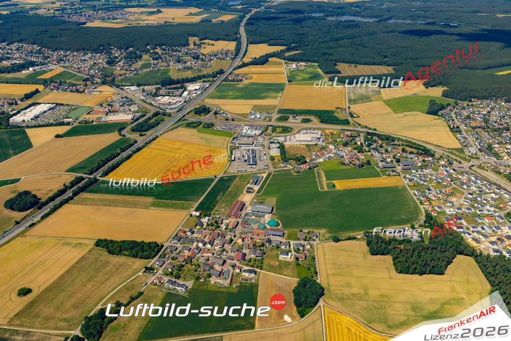 Die Luftaufnahme Irlach - Wackersdorf wurde 2022 vom Flugzeug aus (keine Drohne) erstellt. Hohe Auflösung -für große Poster und Wandbilder geeignet - Garantiert!