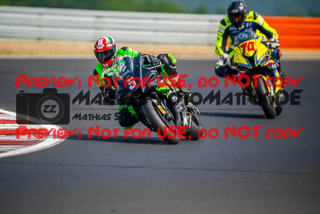 MaZZes_FotoMatrix_220626_6332 | PROSUPERSTOCK