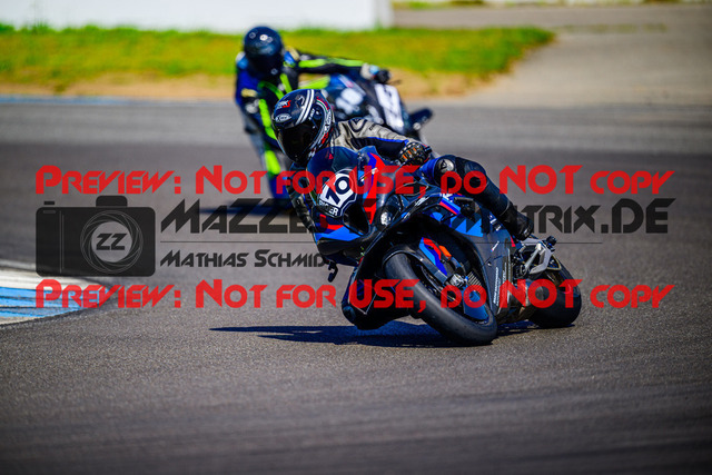 MaZZes_FotoMatrix_240520_6021986_7207 | WEISS