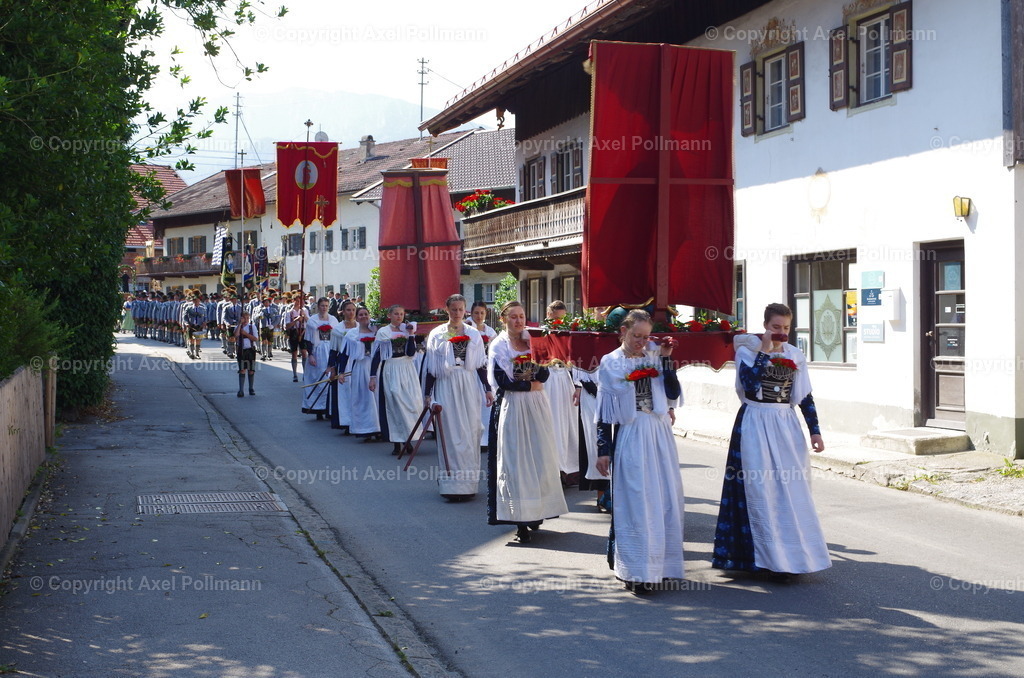 IMGP3595 | fotografiert von Axel PollmannLeonhardi Wallfahrt Benediktbeuern und Murnau, Fronleichnam, Fasching, Landschaft im Loisachtal und Benediktbeuern  - Realisiert mit Pictrs.com