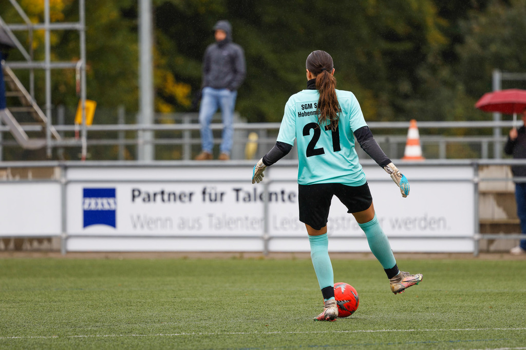 FCHHOH_251005_6725 | 1.FC Heidenheim 1846 II vs. SGM Hohenmemmingen/Sontheim, Fußball, Frauen, Bezirksliga, 2025/2026, 4. Spieltag, 05.10.2025 in Heidenheim, Kunstrasen b. Voith-Arena West(Foto: Michael Bulling) - Realisiert mit Pictrs.com