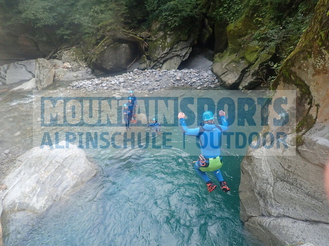 P1020044 | Bestelle die Bilder deines Berg- oder Wasser-Abenteuers mit Mountain Sports bequem von zu Hause aus direkt über unseren Online Fotoshop von pictrs.com. - Realisiert mit Pictrs.com