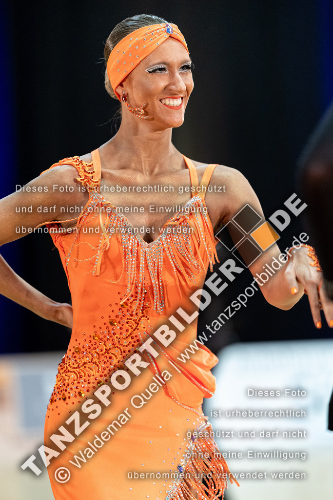 20240120-00509 | Hier finden Sie Tanz Bilder vom Latein und Standard Formationen tanzen. Sportbilder vom Tanzsport. Schöne Fotos und von Weltmeisterschaft, Europameisterschaft, Bundesliga, Regionalliga, Oberliga und Landesliga sowie von GOC Stuttgart, DanceComp, WM Bremen