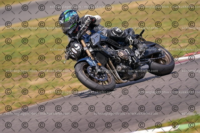 26bt05-1509 | markuskiefer.com - Realisiert mit Pictrs.com