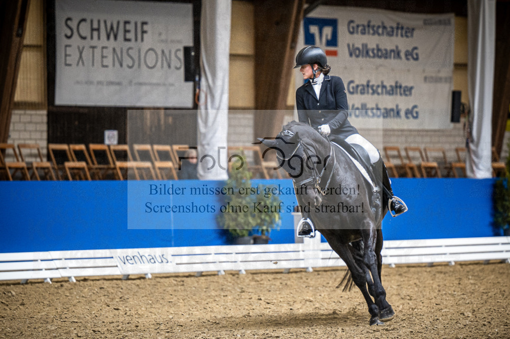 DOS_2789 | Entdecke hochwertige Reitturnierfotos von Foto Oger. Professionell, emotional und authentisch – jetzt Lieblingsmomente im Shop bestellen.Deutschlandweite Turnierfotografie. - Realisiert mit Pictrs.com