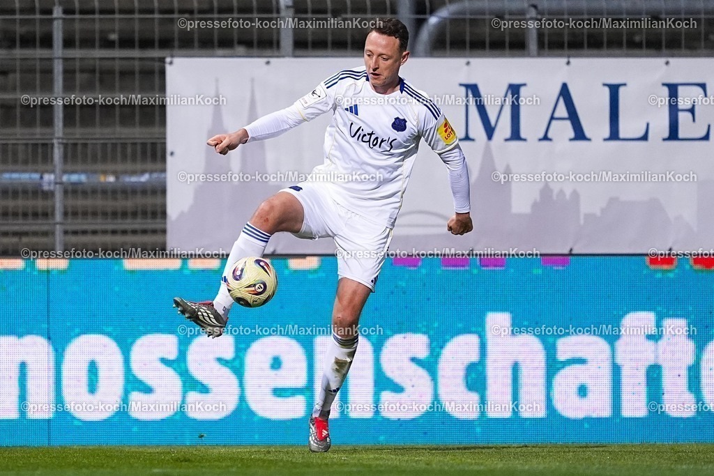 xYDRx23012601076 | 23.01.2026, xydrx, Fußball, 3.Liga, FC Viktoria Köln - 1.FC Saarbrücken, Saison 2025 2026, Sportpark Höhenberg: Robin Bormuth (1.FC Saarbrücken #32)    DFB regulations prohibit any use of photographs as image sequences and or quasi-video. Photo: xYannisxDreimannxPressefotoKochx