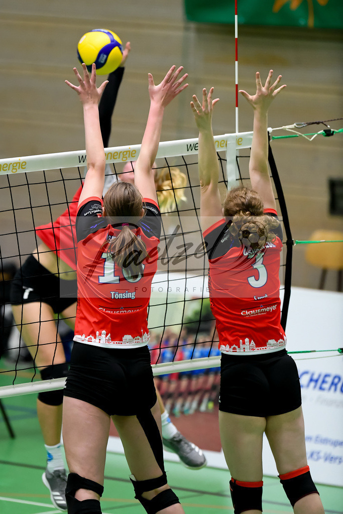 VCOBWA20211106_142 | Volleyball, Frauen:   bei dem Spiel der 3. Liga West zwischen VC Osnabrueck und SV BW Aasee in der Schlosswallhalle am 06.11.2021 in Osnabrueck, Deutschland. - Realisiert mit Pictrs.com