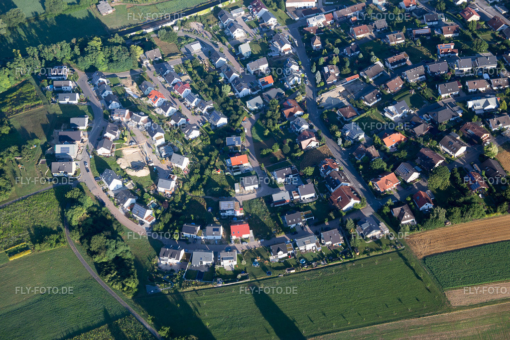 Kraichgaustr | Luftbild: Kraichgaustr im Ortsteil Heidelsheim in Bruchsal im Bundesland Baden-Württemberg in Deutschland. Foto: IMG_092308.jpg vom 01.08.2016 durch Werner Riehm/FLY-FOTO.de - Realisiert mit Pictrs.com
