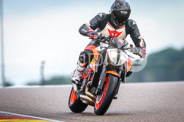 0018-260611SR-002_18 | Deine Full-Service-Agentur für ✔️Videoproduktionen und ✔️Motorsportfotografie Jetzt Angebot anfragen!