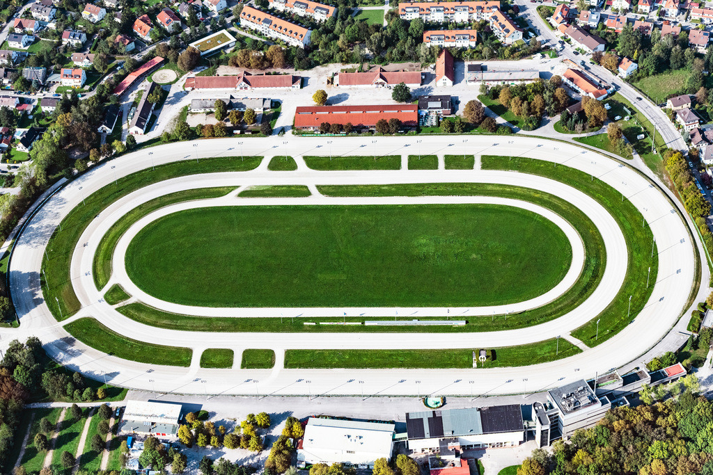 dr__0010410.jpg | MüNCHEN 18.09.2018 Rennstrecke der Rennbahn - Trabrennbahn München-Daglfing in München im Bundesland Bayern, Deutschland. // Racetrack racecourse - trotting in Munich in the state Bavaria, Germany. Foto: Daniel Reiter