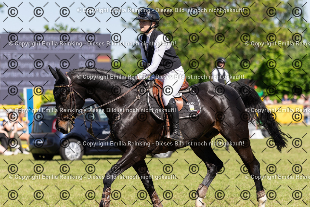 CL5A1384 | Emilia Reinking Fotografie - Realisiert mit Pictrs.com