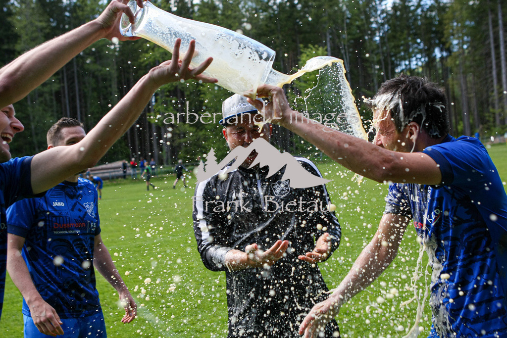 993T7134 | Medien- Sport- Entertainmentfotos