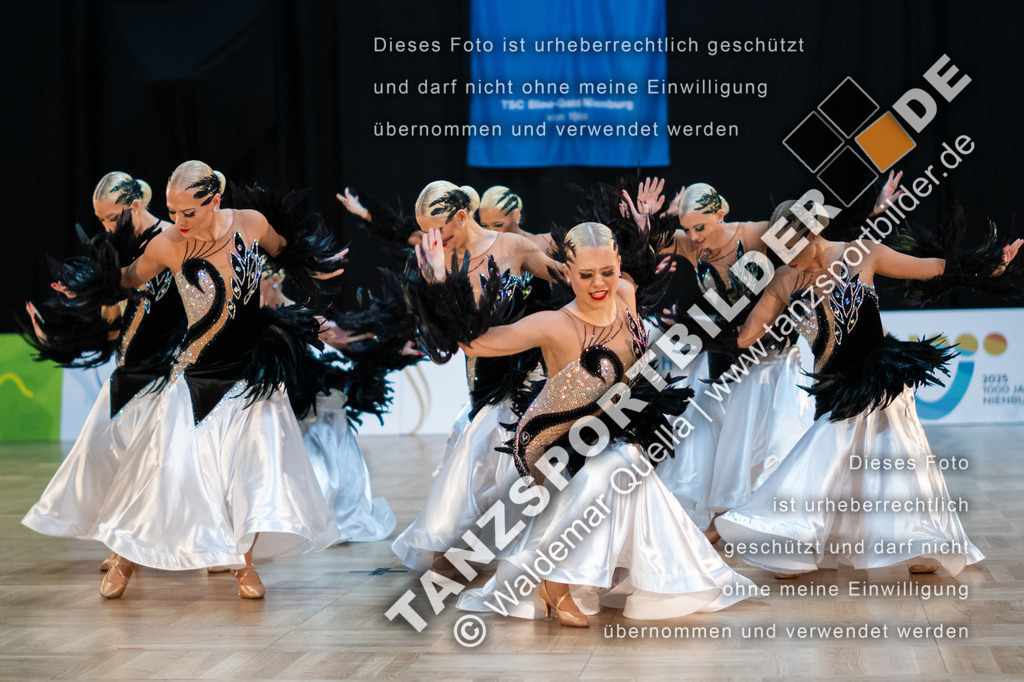 20250118-11658 | Hier finden Sie Tanz Bilder vom Latein und Standard Formationen tanzen. Sportbilder vom Tanzsport. Schöne Fotos und von Weltmeisterschaft, Europameisterschaft, Bundesliga, Regionalliga, Oberliga und Landesliga sowie von GOC Stuttgart, DanceComp, WM Bremen