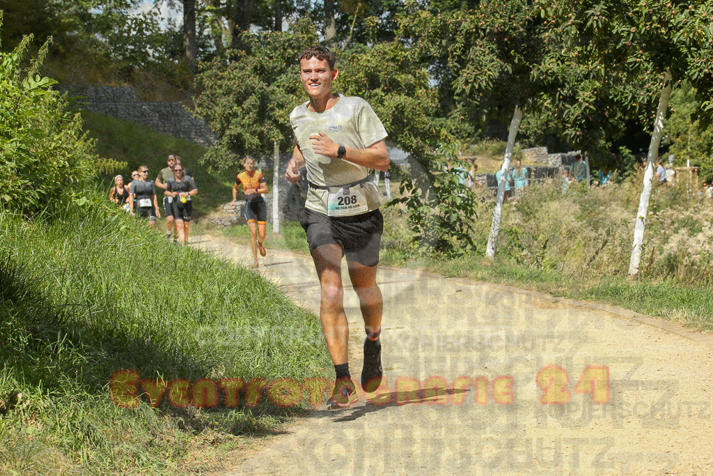 250824_1241_EX1_0200 | Sportfotografie im Rhein-Sieg Kreis, Köln, Bonn, NRW, Rheinland Pfalz, Hessen, etc. Unser Tätigkeitsfeld umfasst den Laufsport vom Volkslauf über den Marathon, Duathlon, Triathon bis zum Ultralauf wie Kölnpfad Ultra oder Schindertrail.