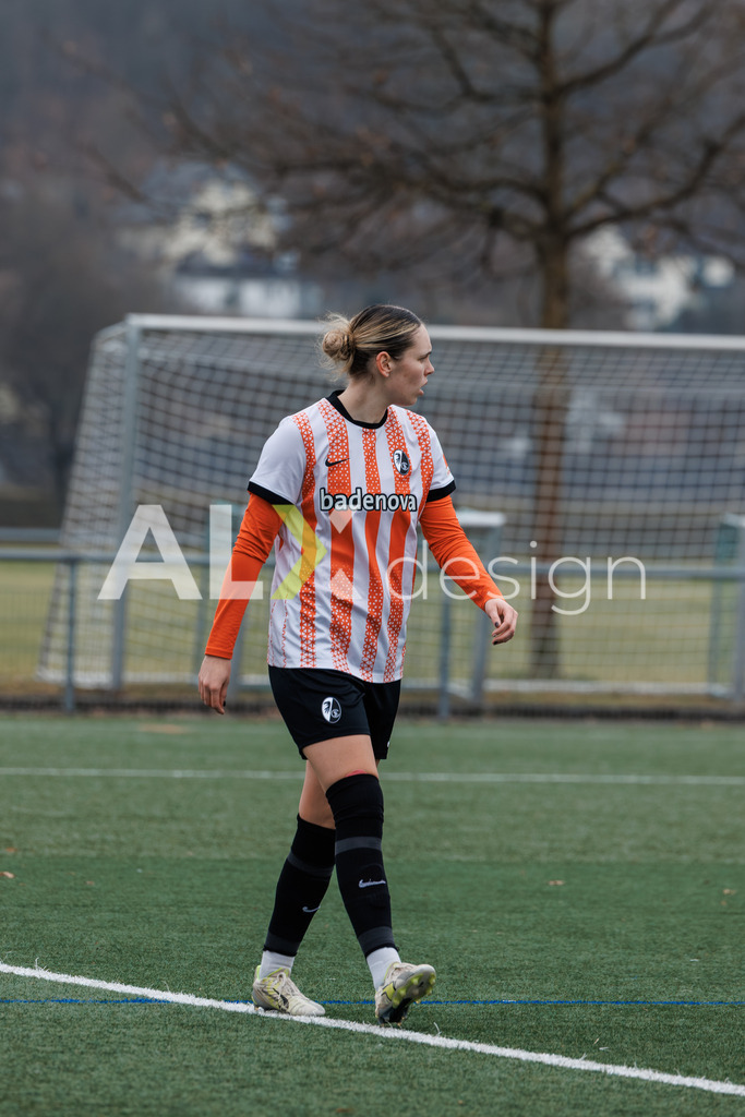 Fußball I Frauen I Saison 2025-2026 I Freundschaftsspiel I FC Aarau Frauen - SC Freiburg U20 I 24.01.2026 | 26 Juliane Hess (SC Freiburg U20) – Abwehr - Realisiert mit Pictrs.com