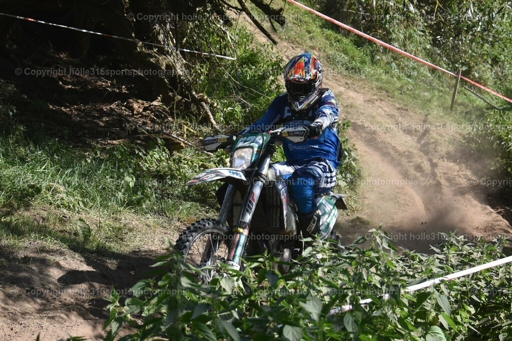 DSC_0235 | Sportfotografie , Motorsport, Motoross, Reitsport, Mointainbike, Enduro,
Landschaft , Outdoor, Eventfotografie, Landschaft, Bilder online bestellen - Realisiert mit Pictrs.com