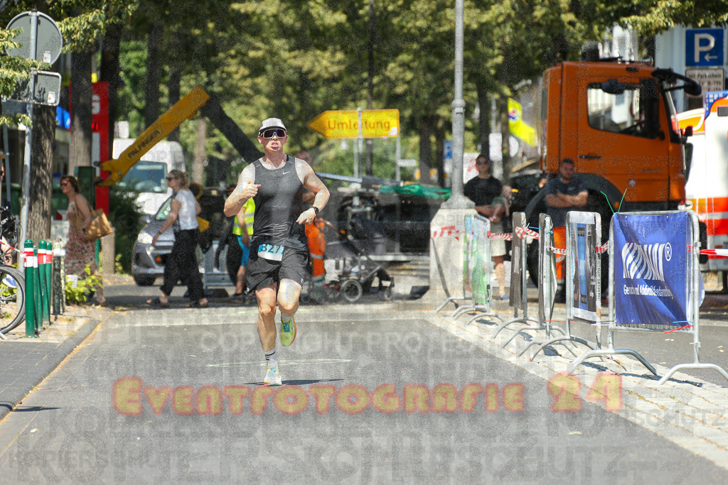 250621_1131_EX1_3616 | Sportfotografie im Rhein-Sieg Kreis, Köln, Bonn, NRW, Rheinland Pfalz, Hessen, etc. Unser Tätigkeitsfeld umfasst den Laufsport vom Volkslauf über den Marathon, Duathlon, Triathon bis zum Ultralauf wie Kölnpfad Ultra oder Schindertrail.