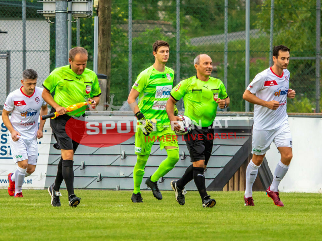 TSV Grafenstein - SK Maria Saal | TSV Grafenstein - SK Maria Saal am 02.08.2022 in Grafenstein
(Sportplatz), AUSTRIA, (Photo by Ernst Krawagner sport-fan.at), Assistant Referee Karl Heinz Duller, Referee Thomas Schmautz, Alexander Moll (SK Maria Saal #1) Ilias Chaschmagamadov (SK Maria Saal #10) - Realisiert mit Pictrs.com