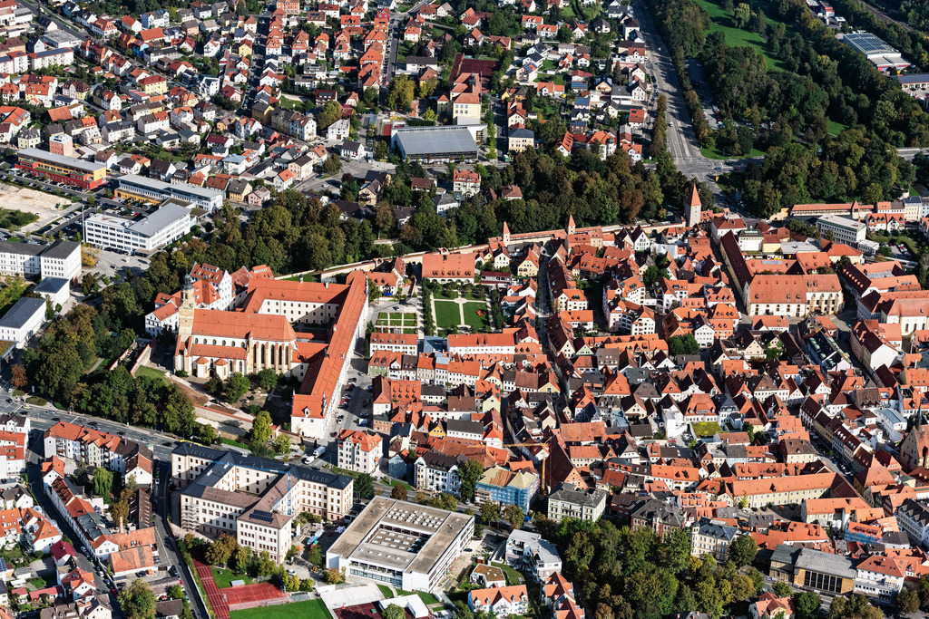 dr__0018447.jpg | AMBERG 11.09.2018 Stadtansicht des Innenstadtbereiches mit der Basilika St. Martin in Amberg im Bundesland Bayern, Deutschland. // Down town area with of Basilika St. Martin in Amberg in the state Bavaria, Germany. Foto: Daniel Reiter