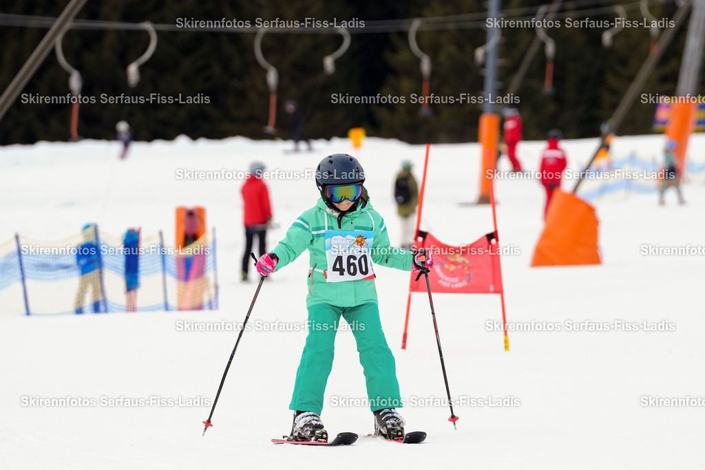 SRF_02.01.2026_0766 | Skirennfotos,Serfaus,Fiss,Ladis,Kinderskirennen,Winter,Tirol,Oberland,skirace,SFL,feelfree,weil wir's genießen,ski,Ski,skifahren,Sonnenplateau, - Realisiert mit Pictrs.com